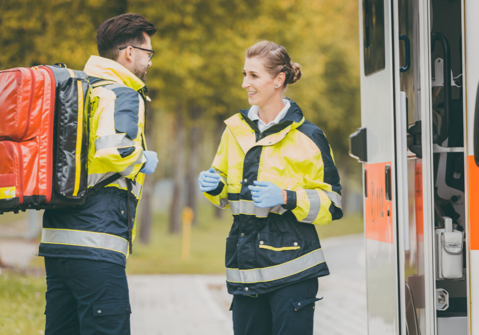 Paramedic,Nurse,And,Emergency,Doctor,At,Ambulance,With,Kit